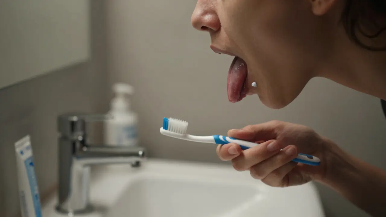 Jak začíná rakovina jazyka: první příznaky a co dělat, když si všimnete změn